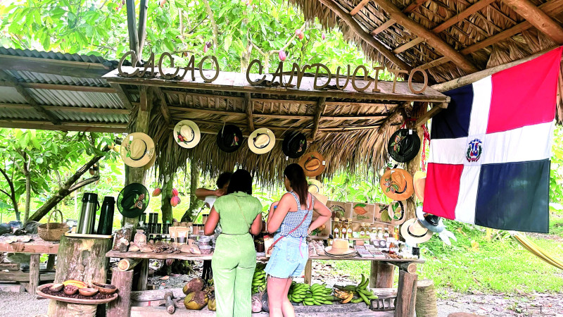 Para explicar cómo cosechan este fruto, esta familia ha diseñado un recorrido para que las personas que visiten la zona, que ha iniciado a desarrollarse como un punto turístico.