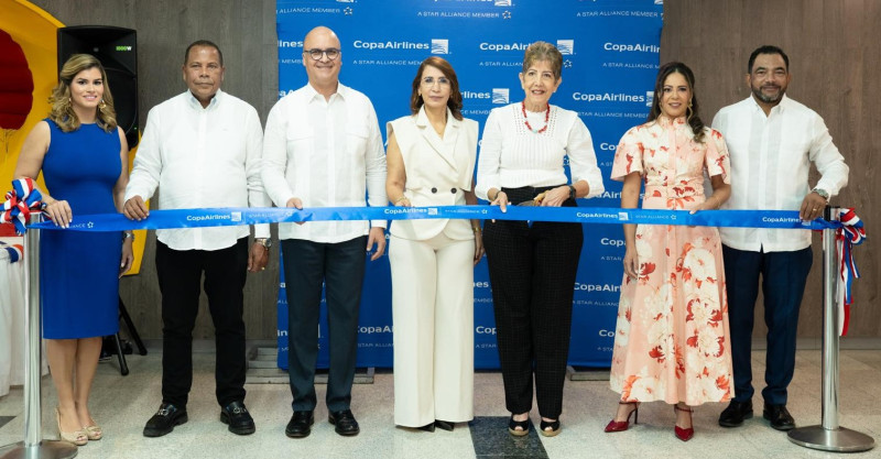 Gianinna Bonnelly, Roque García, Igor Rodríguez, Claritza Rochtte, Ginnette Bournigal, Ibelca Vásquez  y Carlos Rodolí.