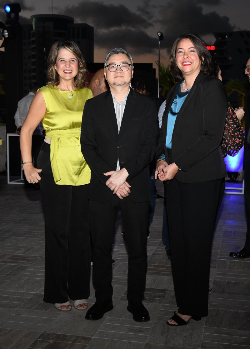 Giselle Caputo, Mite Nishio y Ángela Ventura.