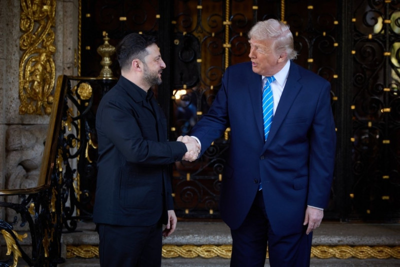 El presidente de Ucrania, Volodimir Zelenski, y el de Estados Unidos, Donald Trump.