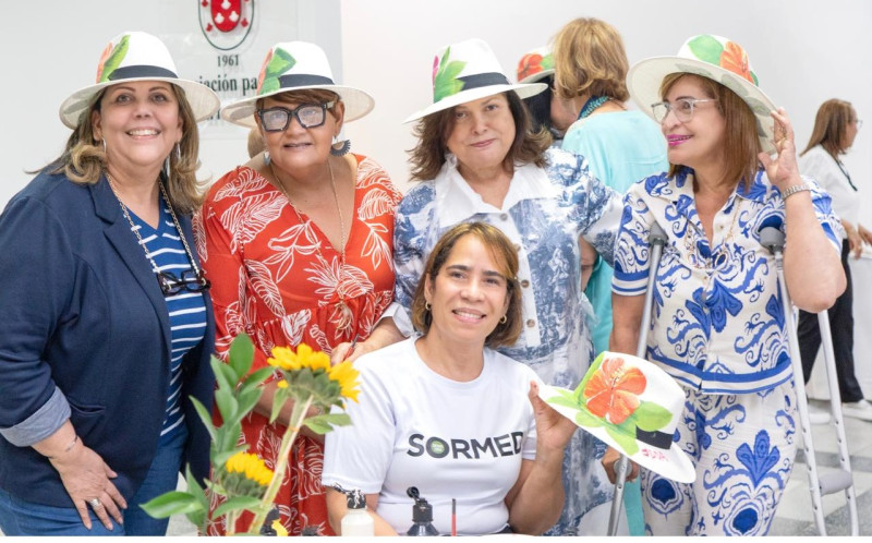 Violeta Hidalgo, Alba Peguero, Cándida Paulino, Rafelina Marmolejos y Lourdes García.