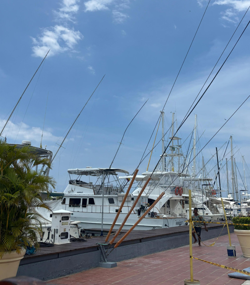 Yates y lanchas en club privado en la isla de Manga