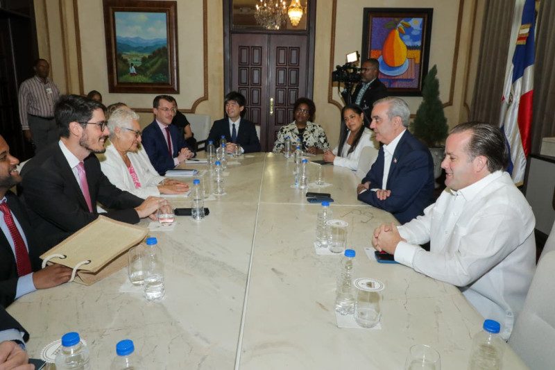 La reunión se desarrolló en uno de los salones del Palacio Nacional