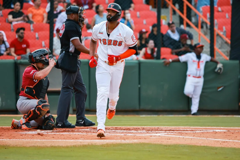 Eloy Jiménez, bateador designado del combinado de los Toros.