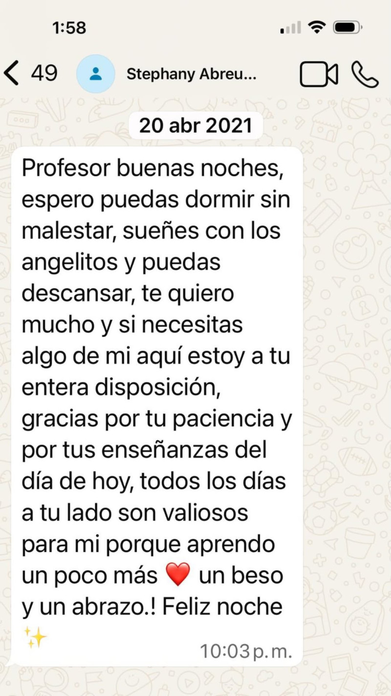 Captura de pantalla muestra mensaje de Stephany Abreu quién supuestamente le envíaba mensajes a Julio Iglesias, publicada junto a otras conversaciones por el mismo artista, tras acusacion de acoso y abuso sexual.
