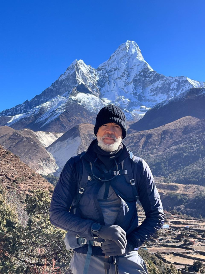 Ramón Tejeda en una montaña