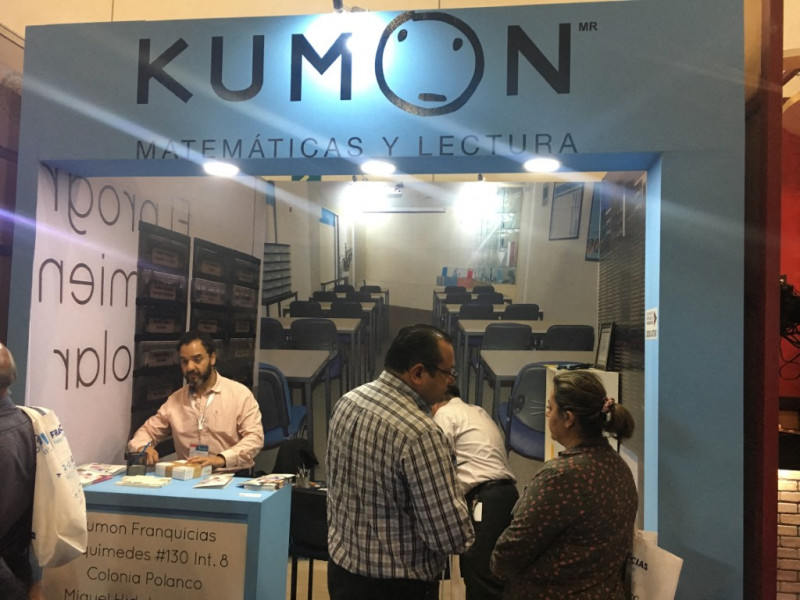 Kumon es una empresa especializada en clases extraescolares de matemáticas, inglés y comprensión de lectura, con presencia en más de 55 países y más de 4 millones de estudiantes activos.