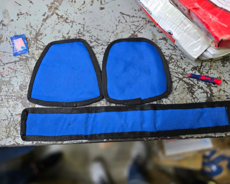 Incautaron dos chalecos médicos llenos de cocaína.