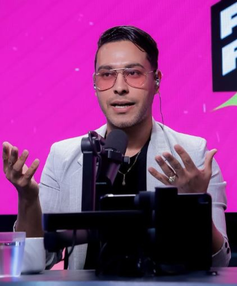 Richard Hernández  trabaja en varios medios de comunicación