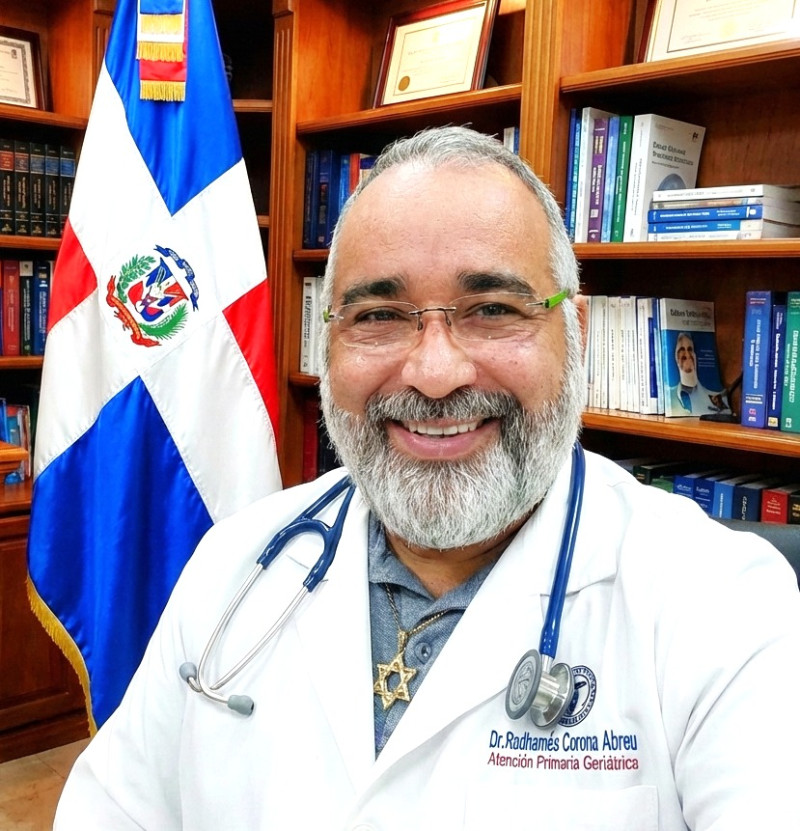 Doctor Radhamés Corona, de Conape.