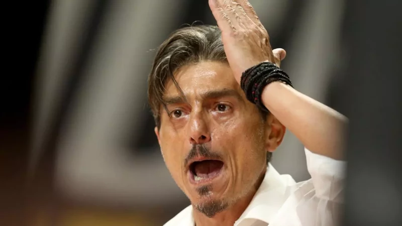 Dimitris Giannakopoulos, propietario del Panathinaikos, equipo de Grecia que participa en el Euroliga de baloncesto.