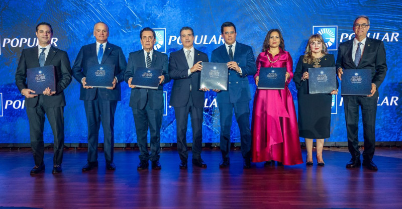 Robinson Bou, Luis E. Espínola, Tony Raful, Christopher Paniagua, David Collado, Anabel Bueno, Antonia Antón de Hernández y José Mármol