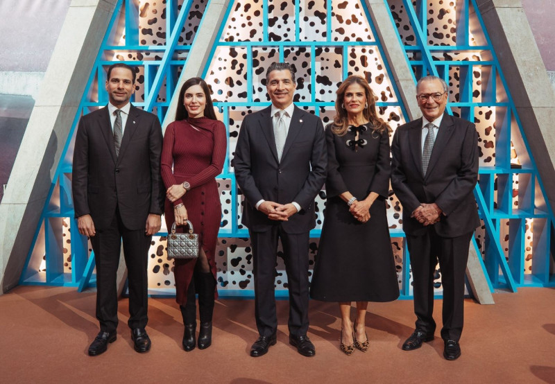 Frank Elías Rainieri, Sabrina Montenegro, Christopher Paniagua, Sandra Bisonó de Paniagua y Frank Rainieri.