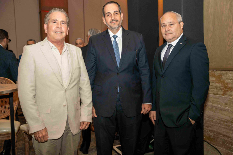 Federico Gómez, Fernando Espinal y Elías Ruiz.