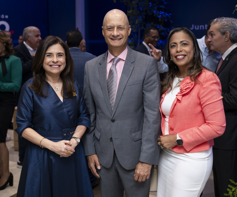 Rebeca Meléndez, Diego Sosa y Rodali Santana.