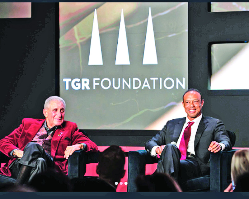 Tiger Woods y Arthur Blank en el evento de celebración de los 30 años de la Fundación TGR.