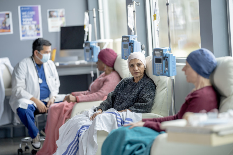 El cáncer no es sólo un problema clínico, sino también social, económico y político.
