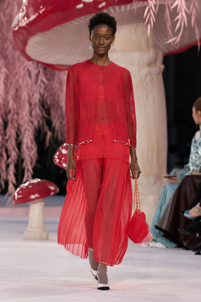 El poder del rojo: cuando la moda se convierte en un latido de vida