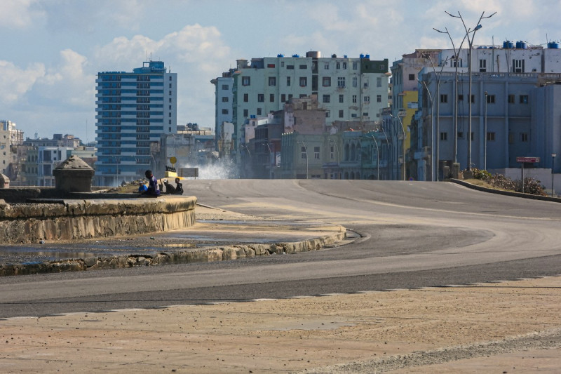 Una avenida permanece casi vacía en La Habana el 8 de febrero de 2026.