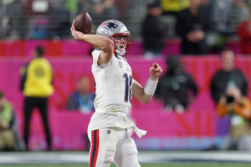 Drake Maye #10 de los Patriotas de Nueva Inglaterra.