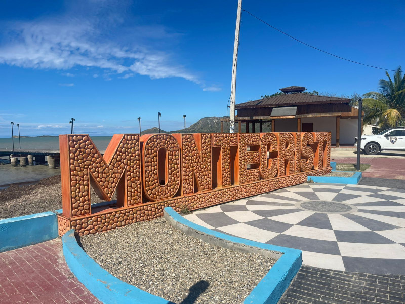 El alcalde de Monte Cristi denunció que invasores están ocupando terrenos que serían destinados para proyectos turísticos.