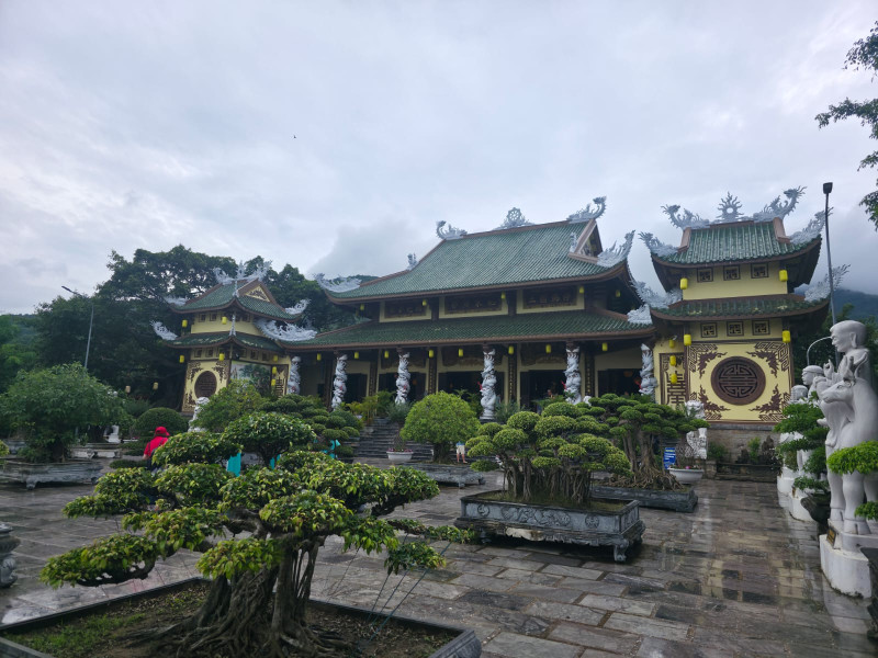 Aquí puedes encontrar desde antiguas y tradicionales calles hasta un moderno dinamismo, una gastronomía deliciosa, y numerosos monumentos históricos y religiosos.