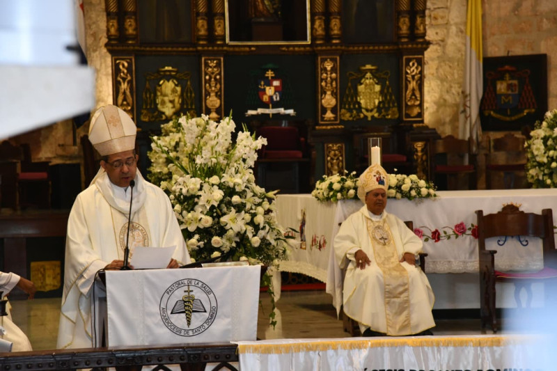Monseñor Carlos Tomás Morel Diplán oficia misa en el Día de los Enfermos