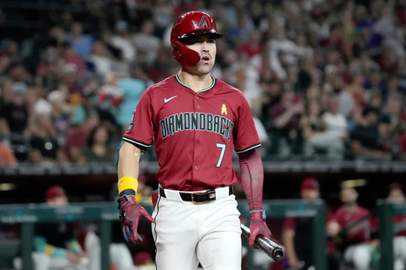 Corbin Carroll, de los Diamondbacks, aparece en la primera entrada de un partido ante los Medias Rojas, el 7 de septiembre de 2026.