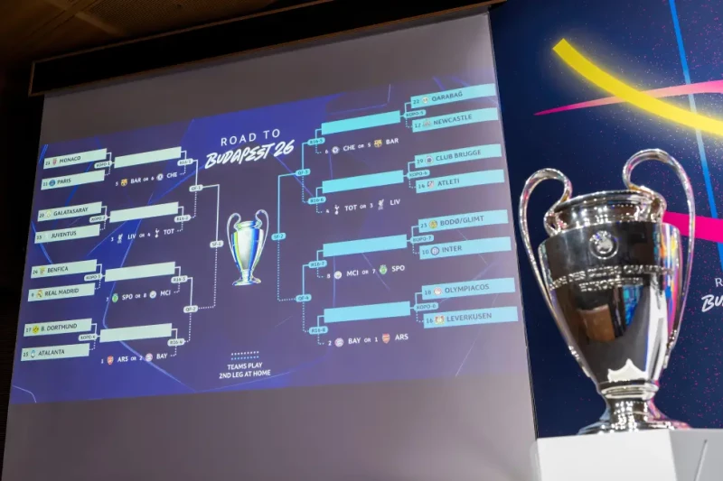 Los cruces de los repechajes de la Liga de Campeones aparecen en la pantalla tras el sorteo, el 30 de enero de 2026, en Nyon, Suiza.