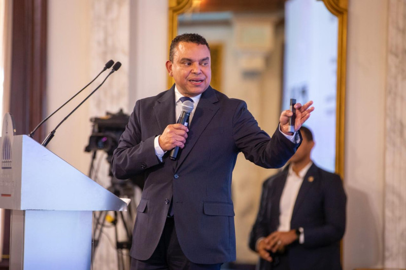 Julio Landrán, director del Servicio Nacional de Salud (SNS).