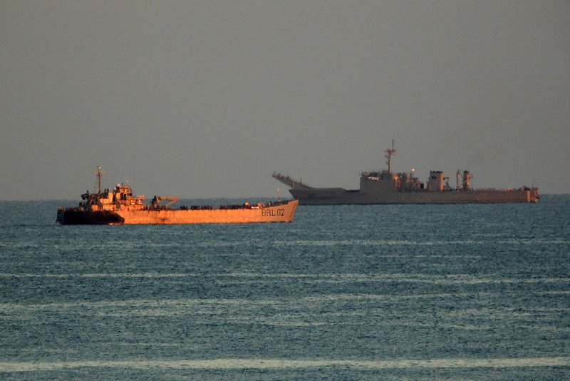 Buques de la Armada de México llegan a la Bahía de La Habana con 814 toneladas de ayuda humanitaria enviada por México el 12 de febrero de 2026.