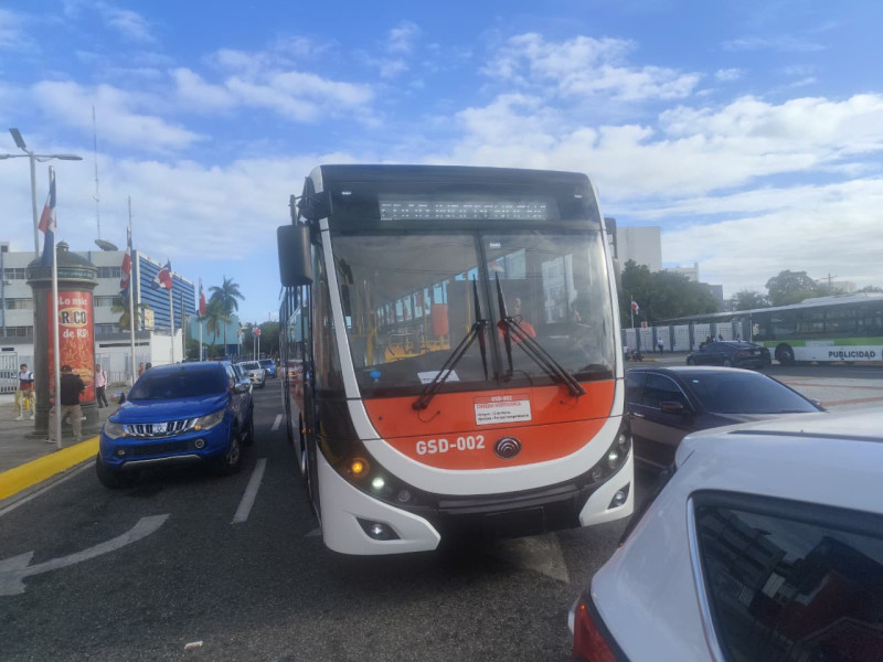 Gobierno Dominicano inauguró el nuevo Corredor de Autobuses de la avenida Independencia.
