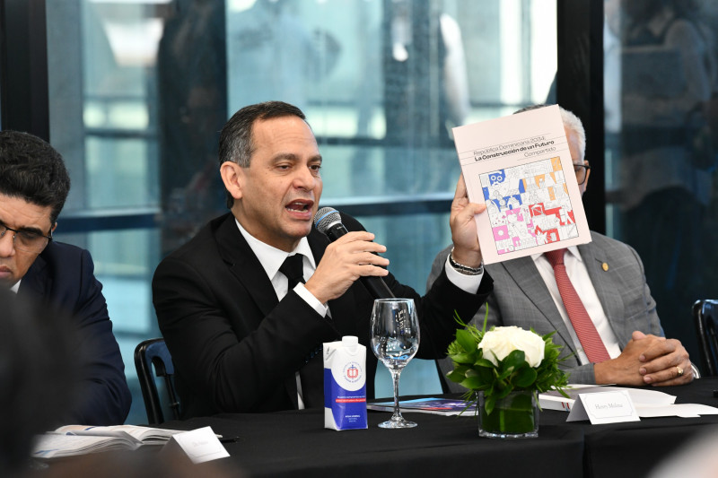 Presidente de la Suprema Corte de Justicia (SCJ), Luis Henry Molina, encabezando un diálogo con diversos sectores de la sociedad en la Ciudad Judicial Santo Domingo Este (SDE).