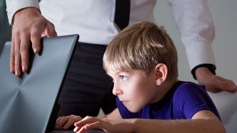 Con respecto a menores de edad, no se trata, como argumentó ese ejecutivo de Instagram, de un insignificante “uso problemático” de las redes sociales.