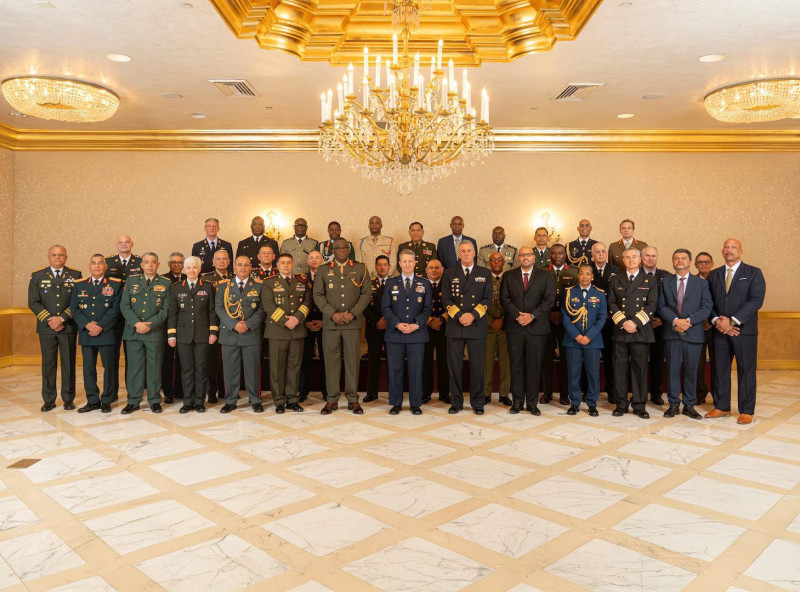 Personalidades en la reunión hemisférica de altos mandos.