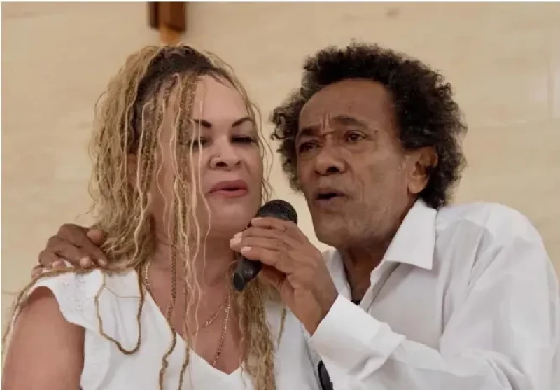 Mari Días, hija de Luis, y Duluc interpretan un tema de Luis Días.