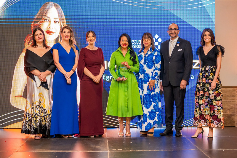 Yira Vargas, Loraine Amell, Odile Camilo Vincent, Judith Féliz, Vanessa Espaillat, Leandro Féliz y Mayelline López.