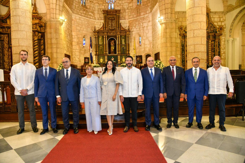 Estuvieron presentes Francisco A. Torres (Sipen), representantes de Adars, la TSS y las principales AFP, así como Rita Plá, gerente general de AFP Crecer.