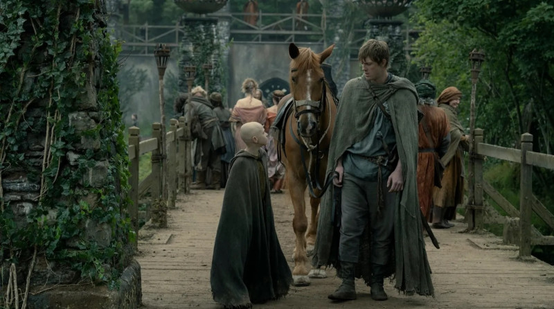 Escena de la serie "El Caballero de los Siete Reinos", protagonizado por Peter Claffey en el papel de Duncan, el caballero titular, y Dexter Sol Ansell como su escudero Aegon "Egg" Targaryen.