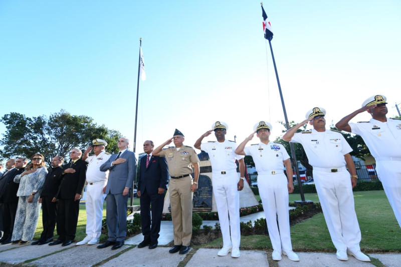 Acto a los Símbolos Patrios en Listín Diario