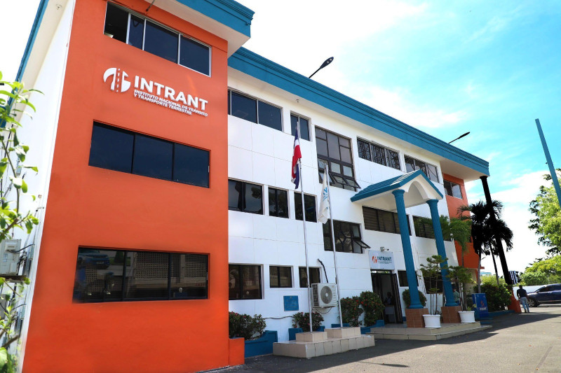 Instituto Nacional de Tránsito y Transporte Terrestre (Intrant).