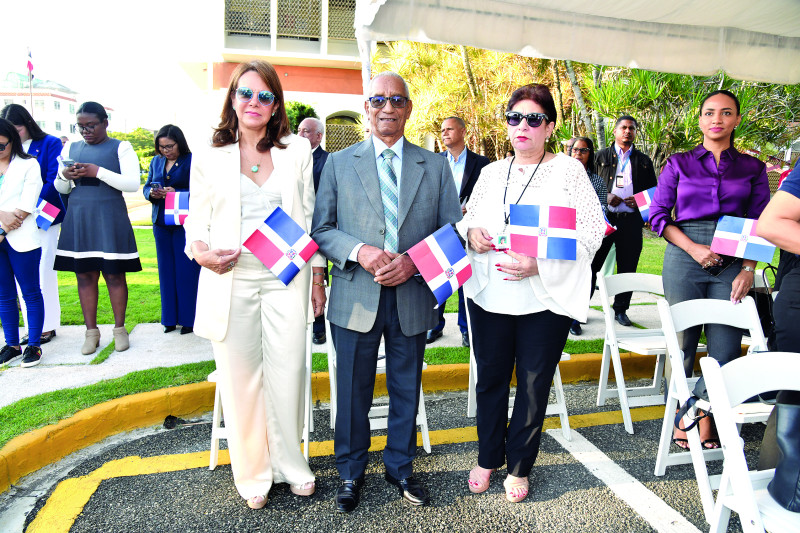 Mireya Borrell, José Del Orbe y Helmi Lara.