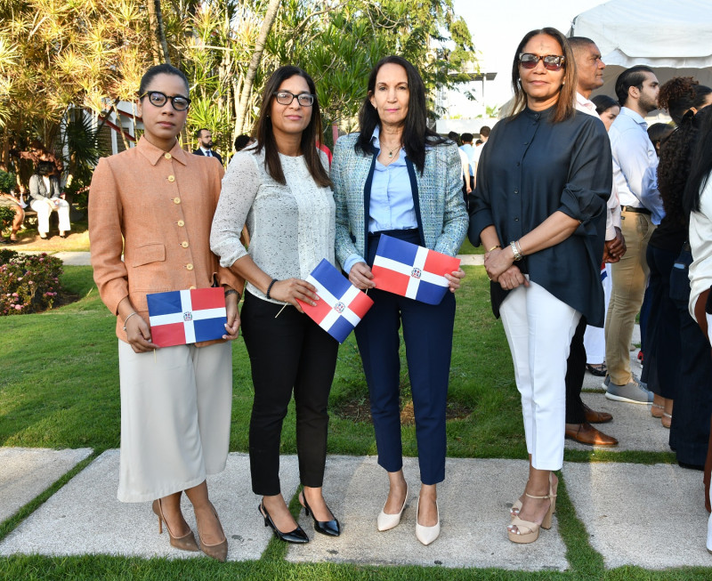 Patricia Acosta, Lourdes Barreras, María Jiménez y Clarillany Martínez.