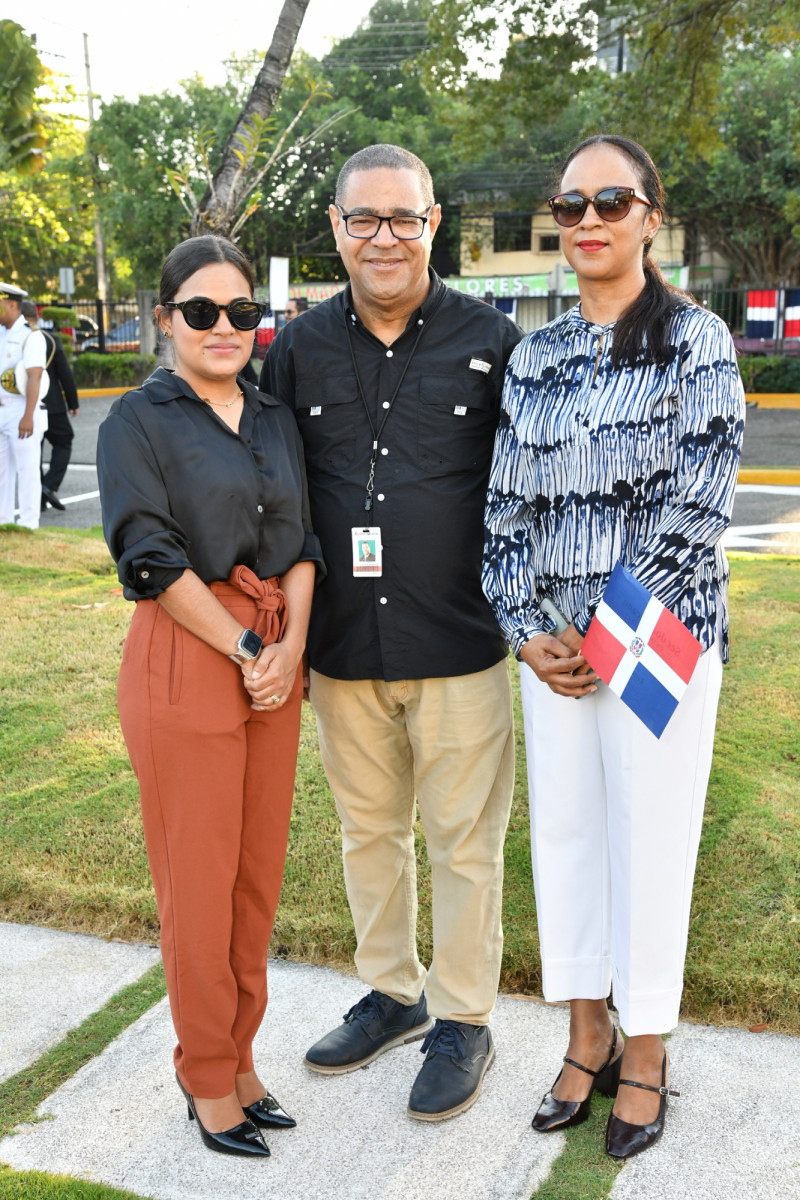 Karline Álvarez, Raúl Báez y Evelyn Jiménez.