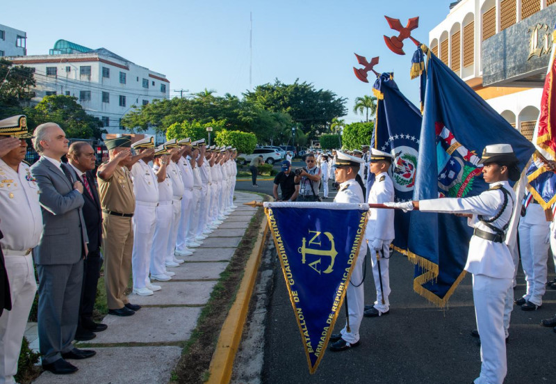 En el acto, la Armada de República Dominicana se destacó con una sobresaliente participación de los militares,