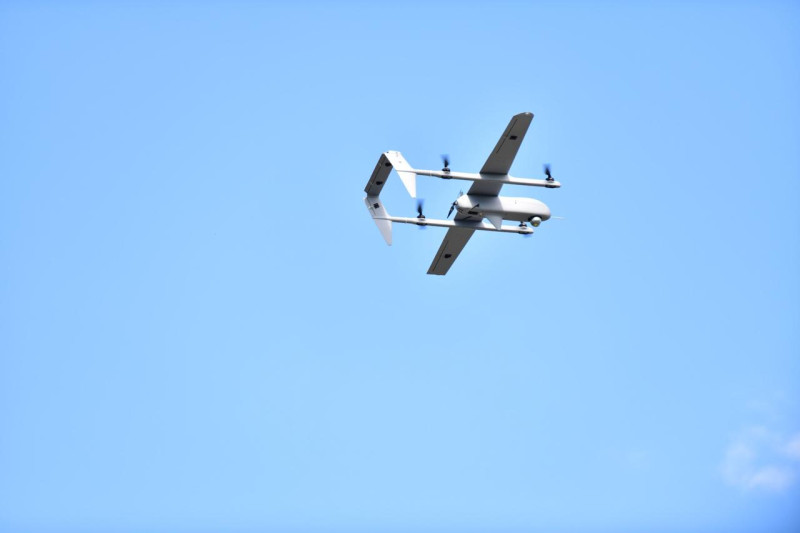 El vehículo aéreo no tripulado militar.