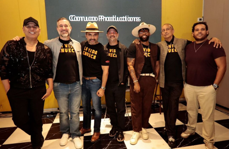 Parte del elenco de "La vida chueca"