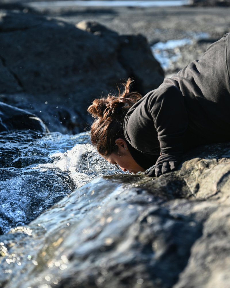 El consumo diario de agua de mar podría provocar hipertensión, alteraciones en el metabolismo, deshidratación, mareo, síntomas gastrointestinales, entre otros problemas.