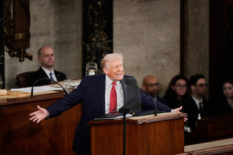 El presidente Donald Trump pronuncia su discurso del estado de la Unión en la Cámara de Representantes del Capitolio de los Estados Unidos, en Washington, el martes 24 de febrero de 2026