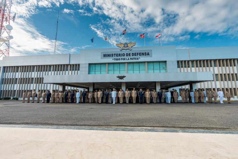 El Ministerio de Defensa realizó actos por el Día de las Fuerzas Armadas